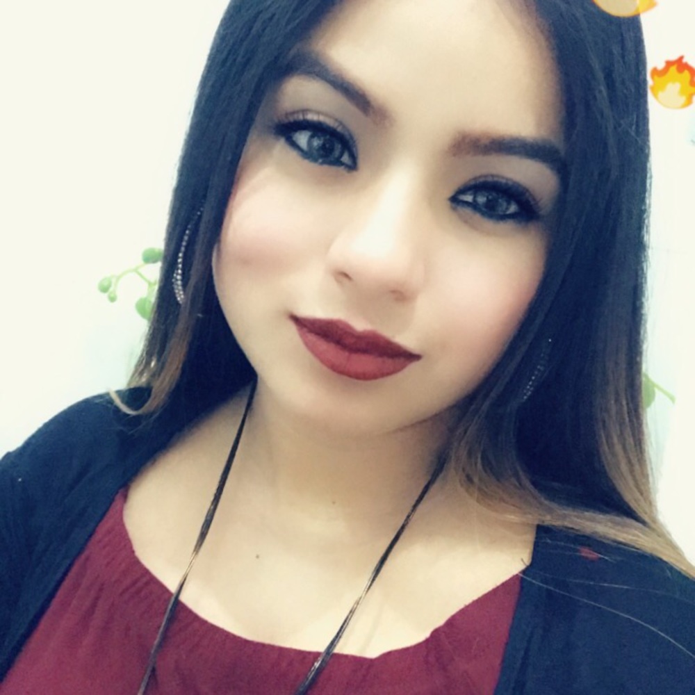 Meet your Posher, Adilene